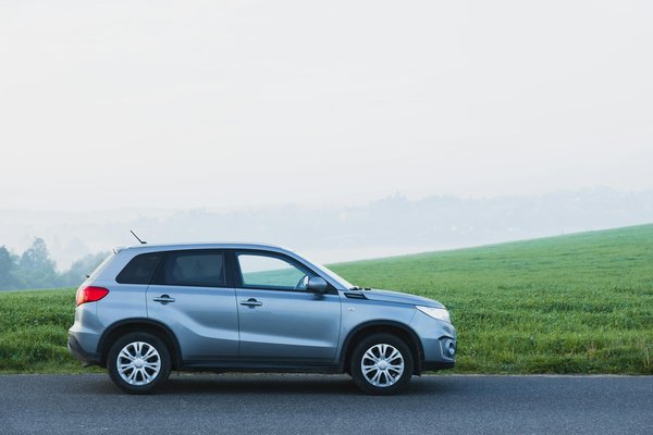 Améliorez votre yamaha dt 125 grâce à des kits déco sur mesure